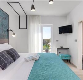 3 bedroom villa with pool, near Zadar, sleeps 8
